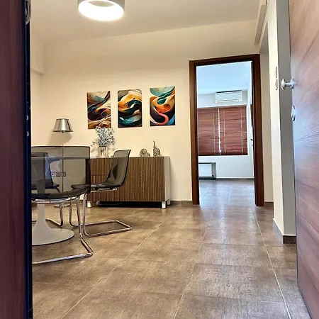 Allure Center 2bdr Apartment *